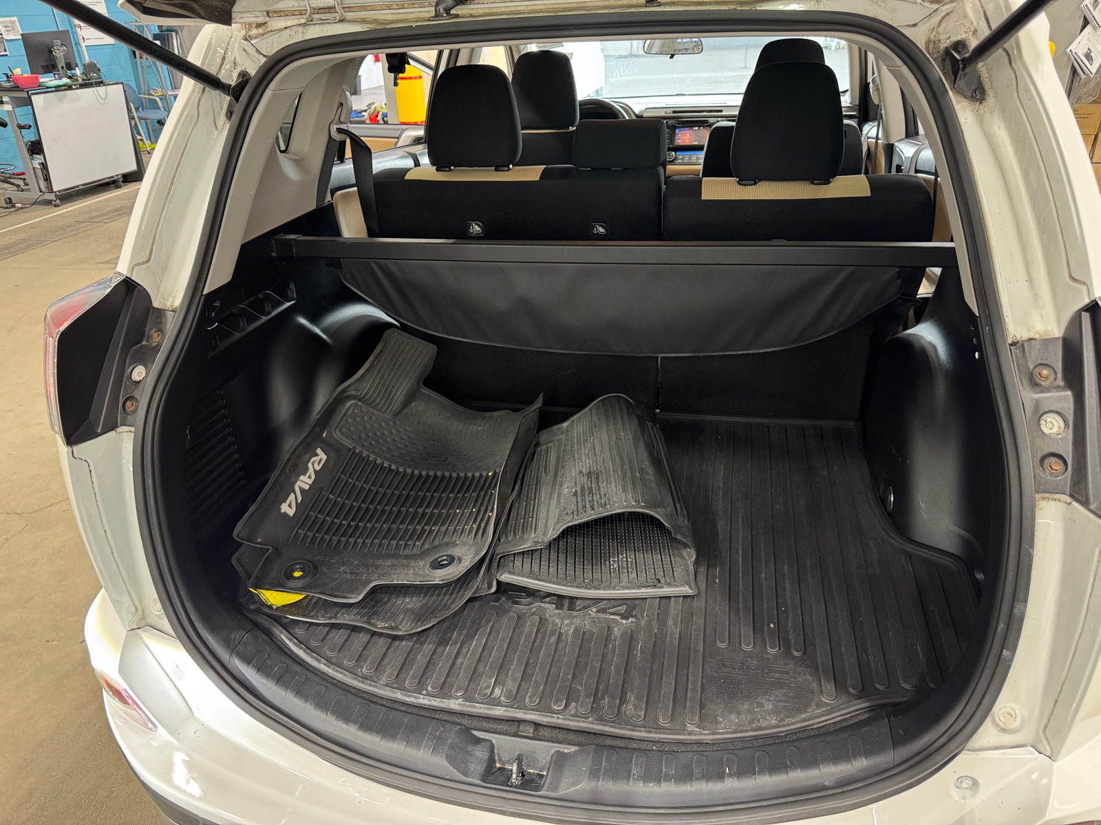 Thumbnail: 2018 Toyota RAV4 - 7