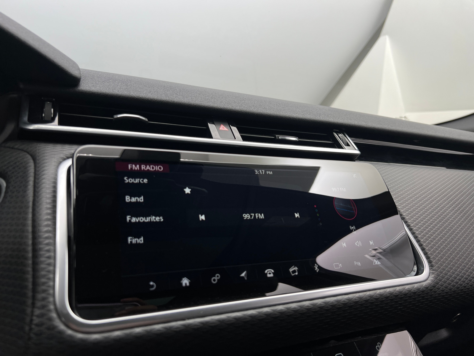 Thumbnail: 2020 Land Rover Range Rover Velar - 3