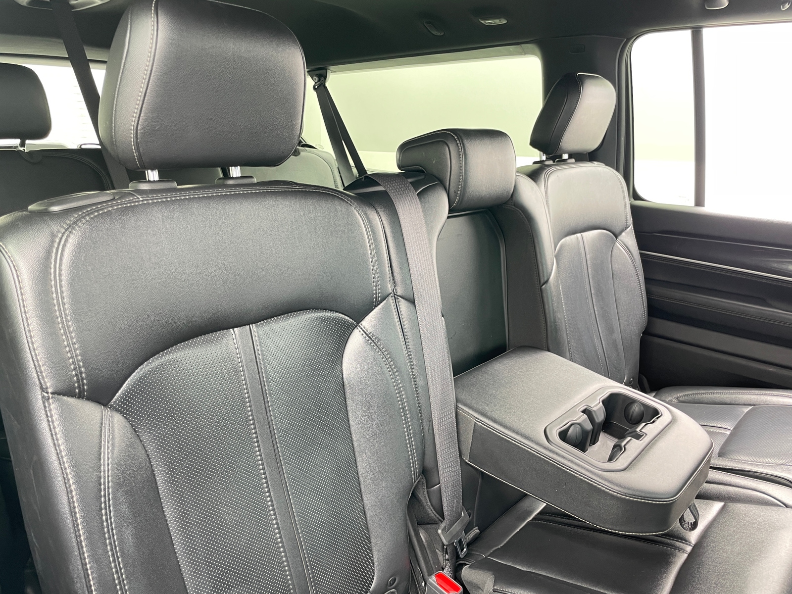 Thumbnail: 2024 Jeep Wagoneer - 5