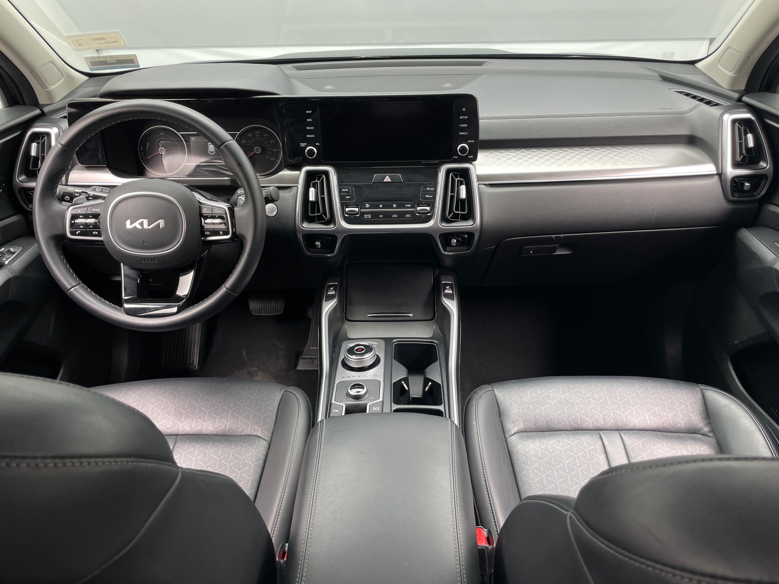 Thumbnail: 2023 Kia Sorento - 2