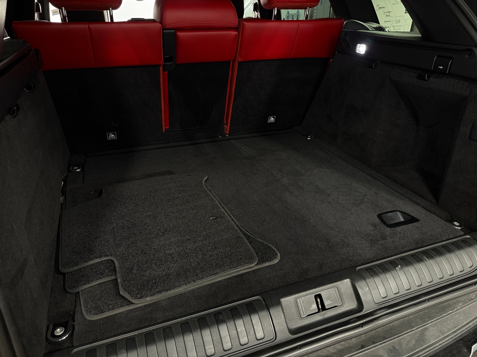 Thumbnail: 2020 Land Rover Range Rover Sport - 6