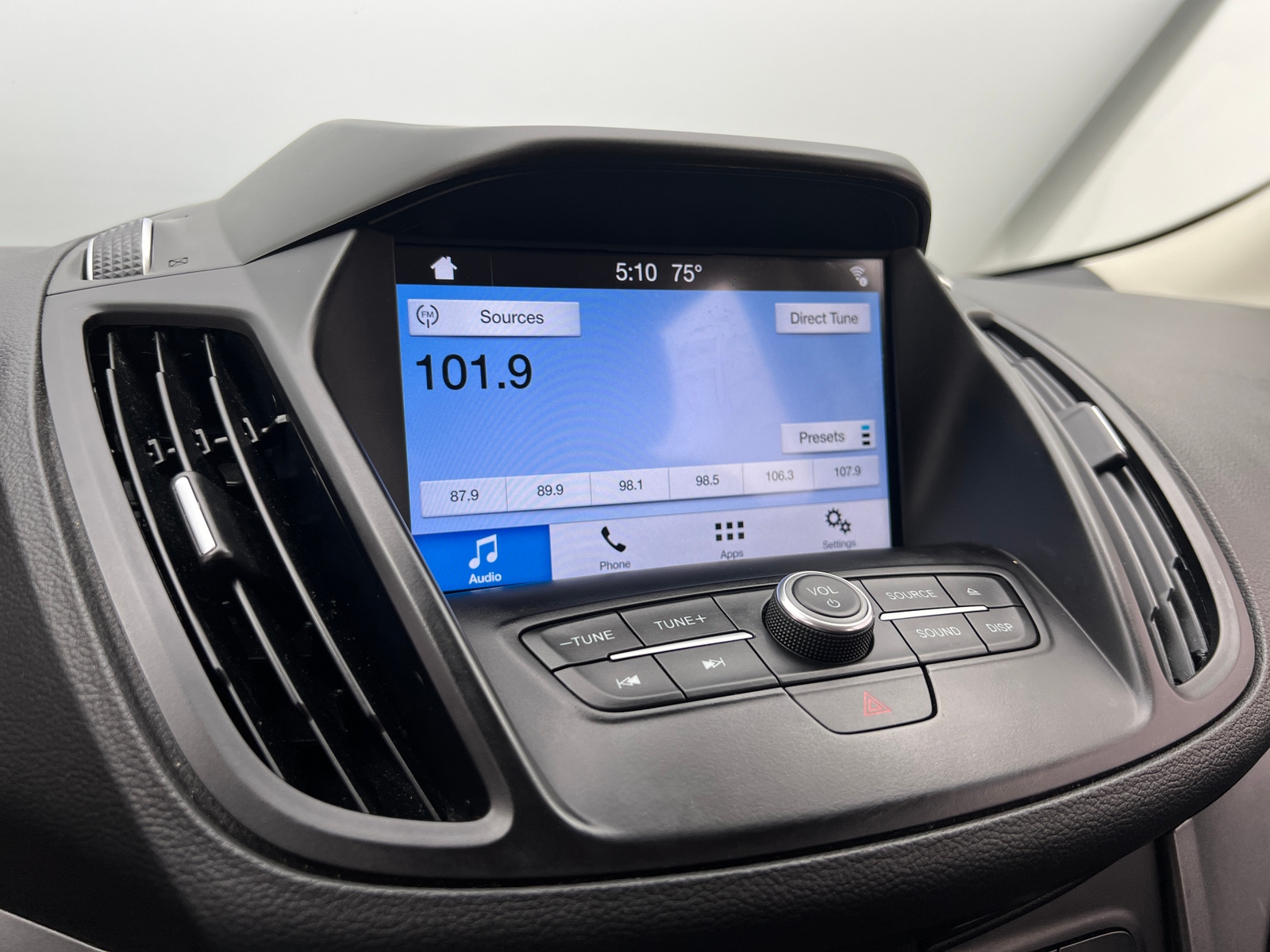 Thumbnail: 2018 Ford Escape - 3