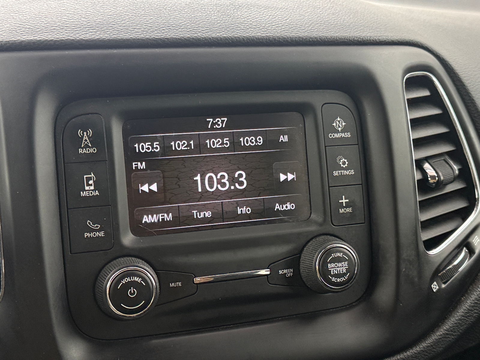 Thumbnail: 2018 Jeep Compass - 4