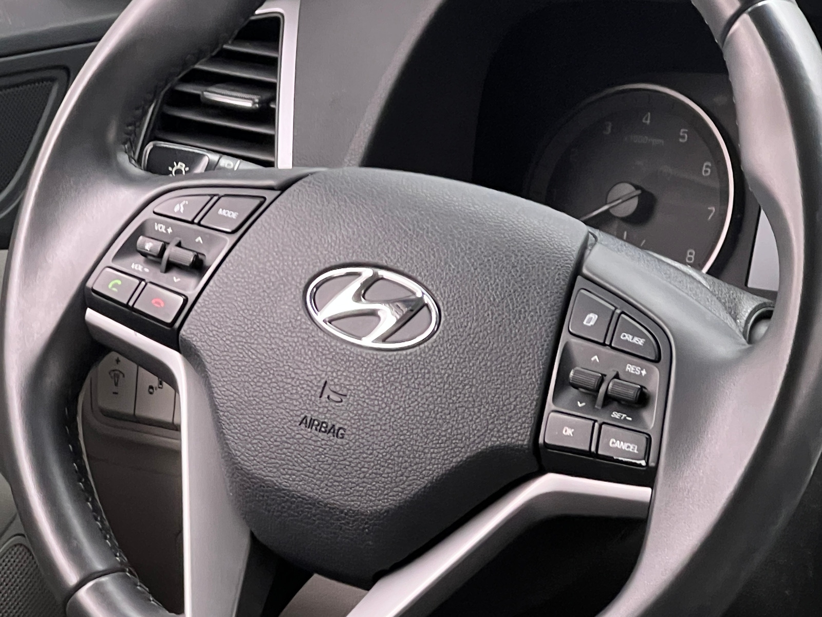 Thumbnail: 2018 Hyundai Tucson - 5