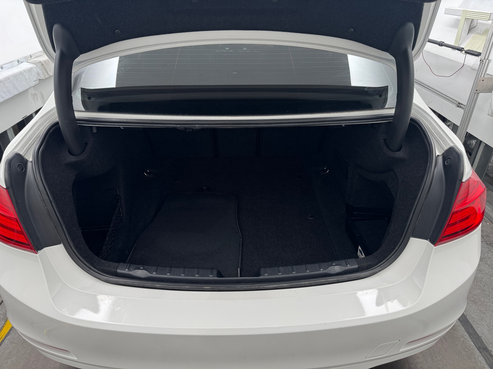 Thumbnail: 2014 BMW 3 Series - 6