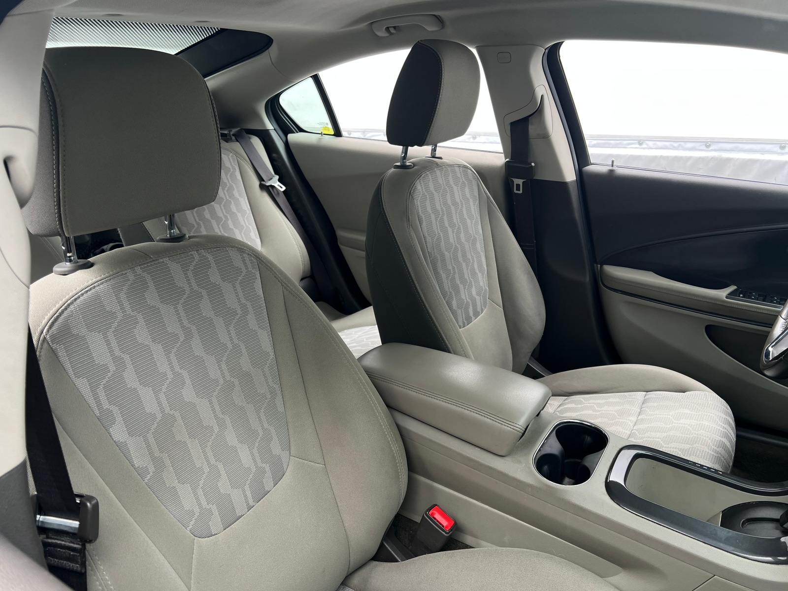 Thumbnail: 2014 Chevrolet Volt - 2