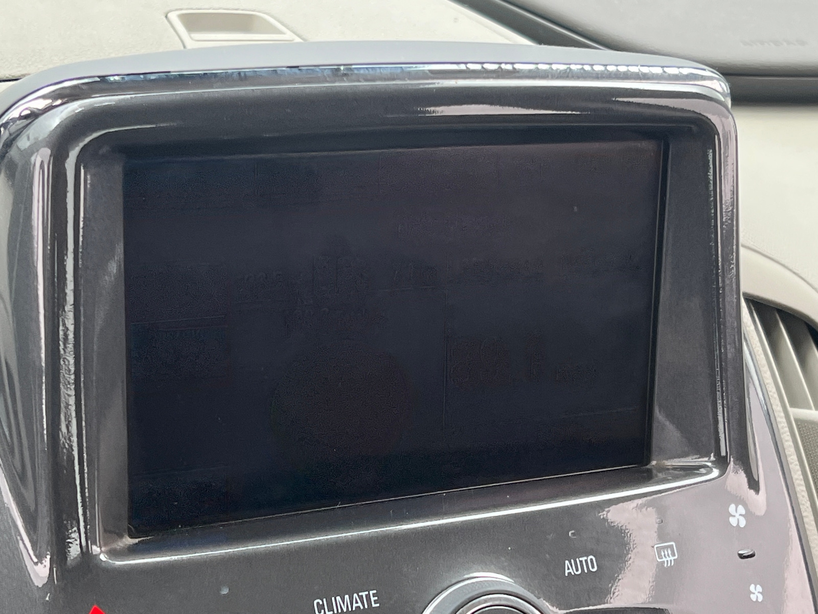 Thumbnail: 2014 Chevrolet Volt - 4