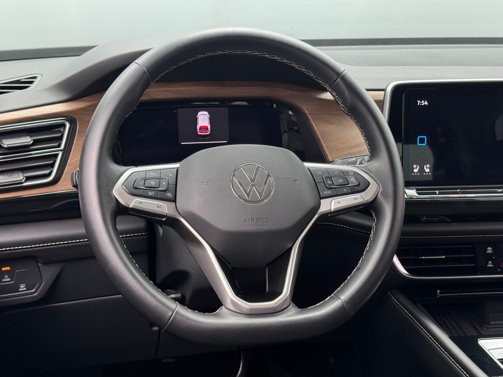 Thumbnail: 2025 Volkswagen Atlas - 4