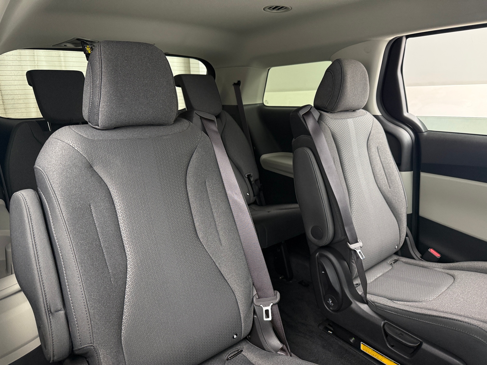 Thumbnail: 2022 Kia Carnival - 6