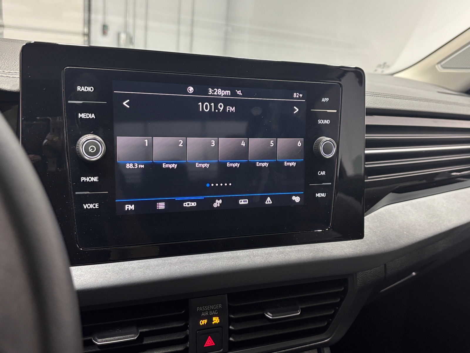 Thumbnail: 2025 Volkswagen Jetta - 3