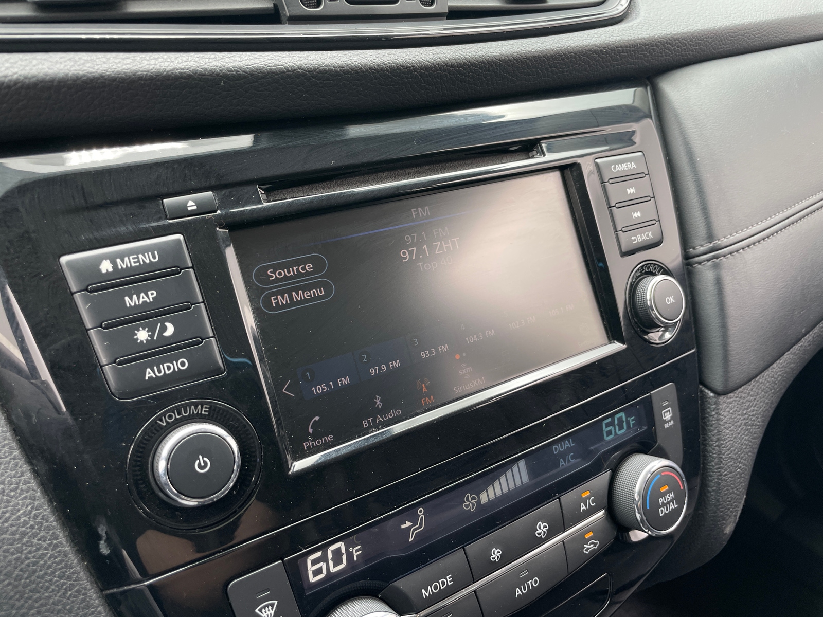 Thumbnail: 2019 Nissan Rogue - 3