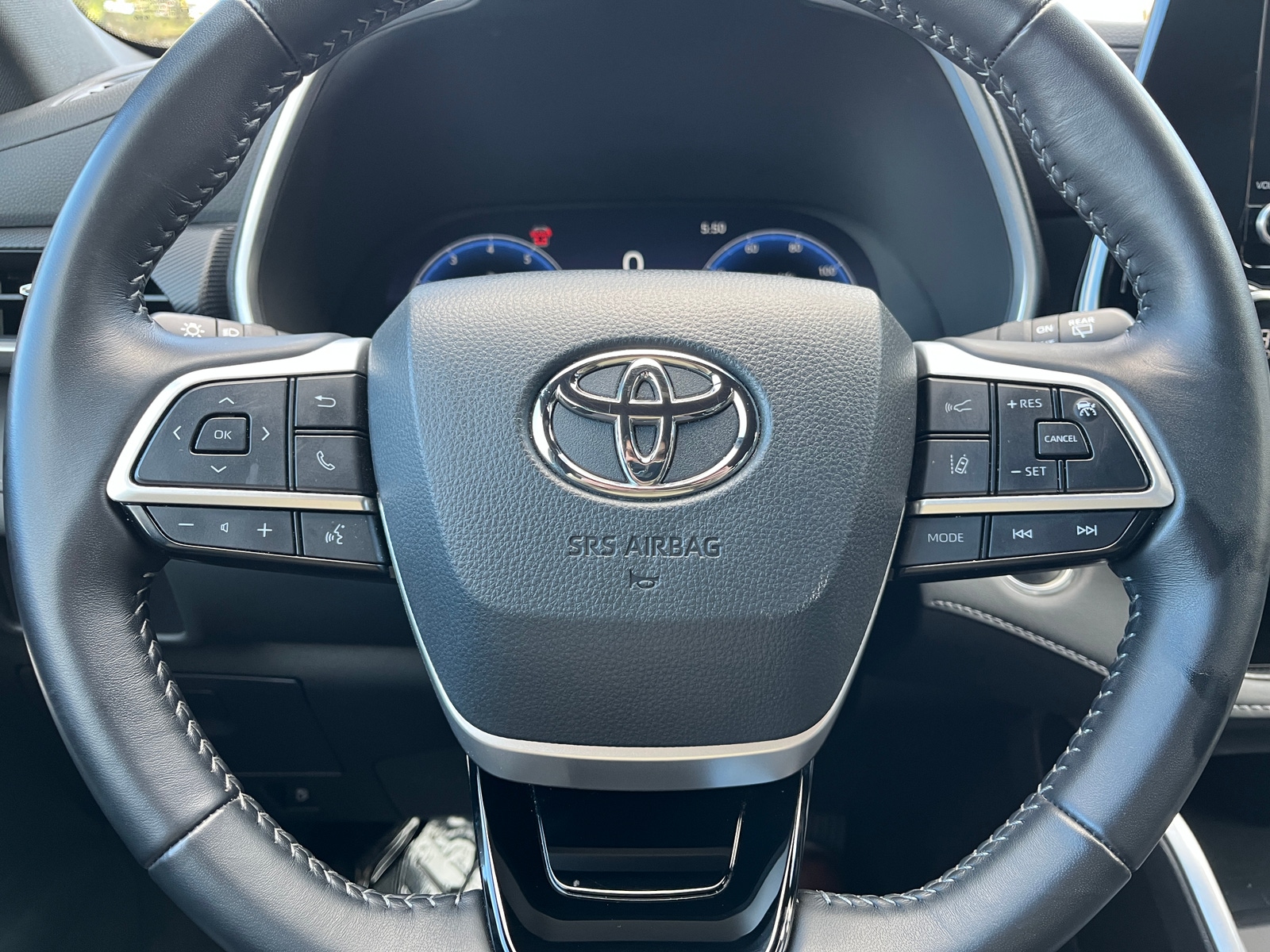 Thumbnail: 2025 Toyota Highlander - 5