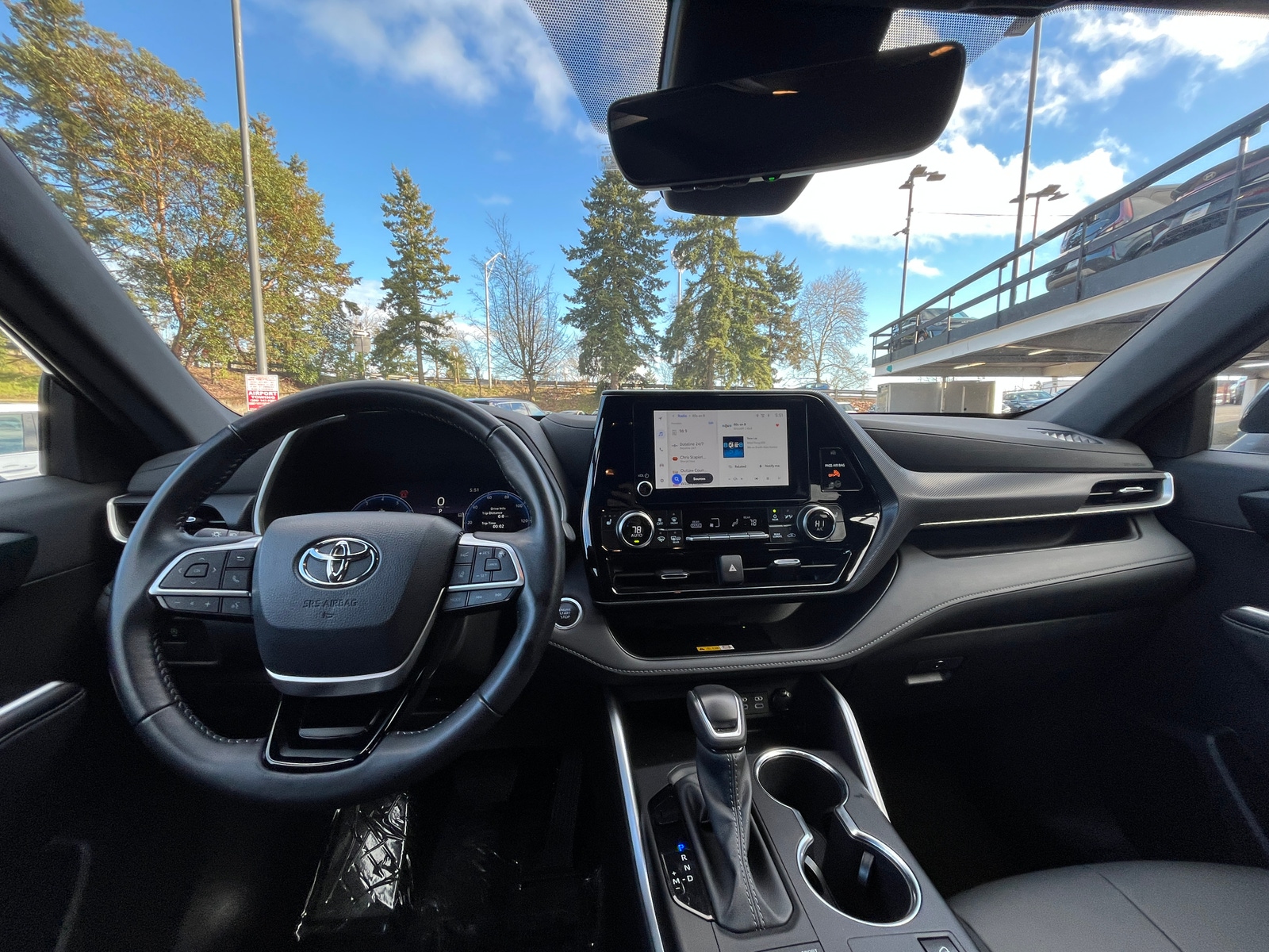 Thumbnail: 2025 Toyota Highlander - 3