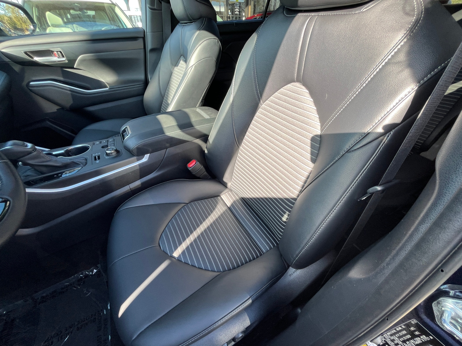 Thumbnail: 2025 Toyota Highlander - 2