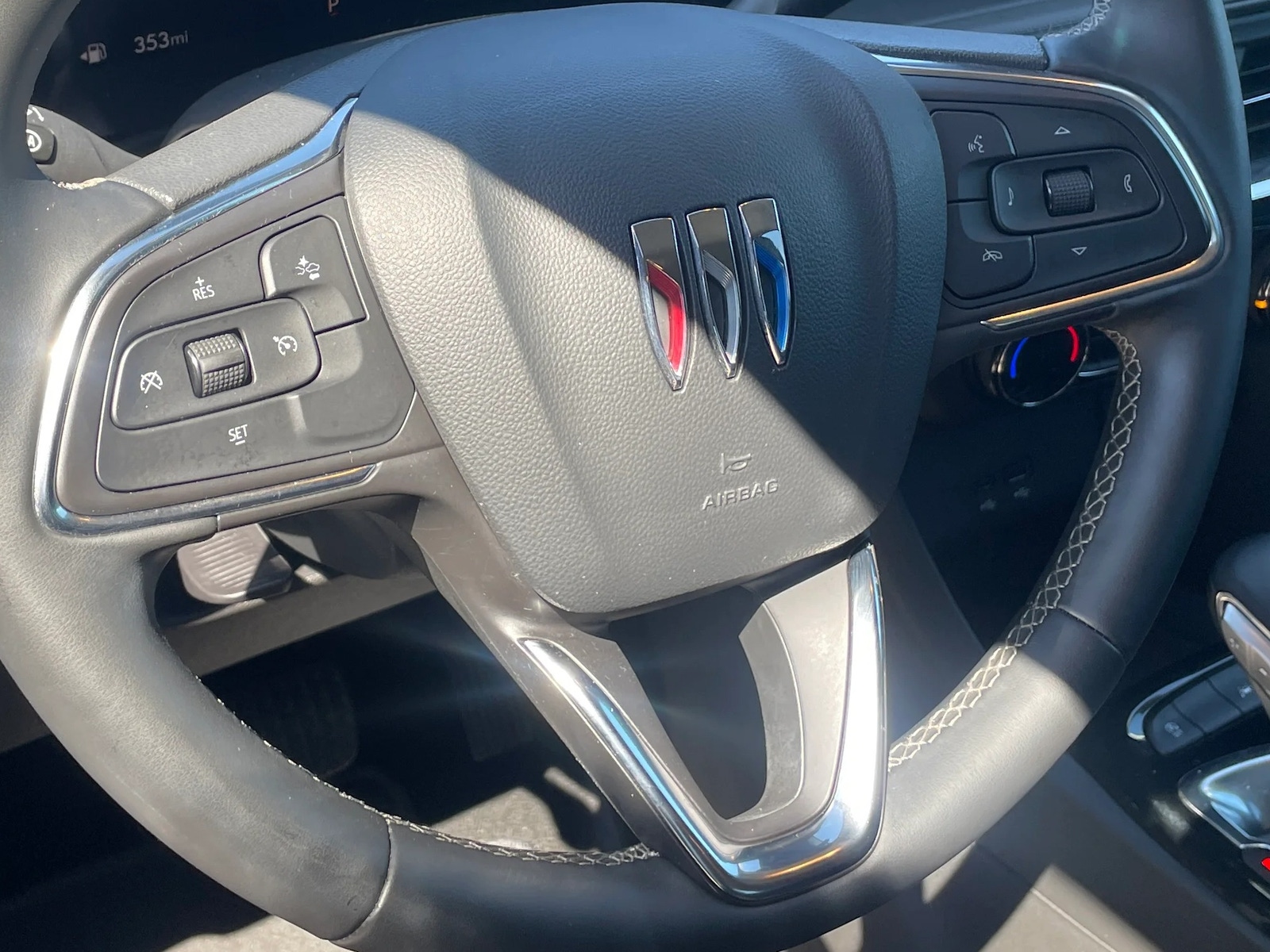 Thumbnail: 2025 Buick Encore GX - 5