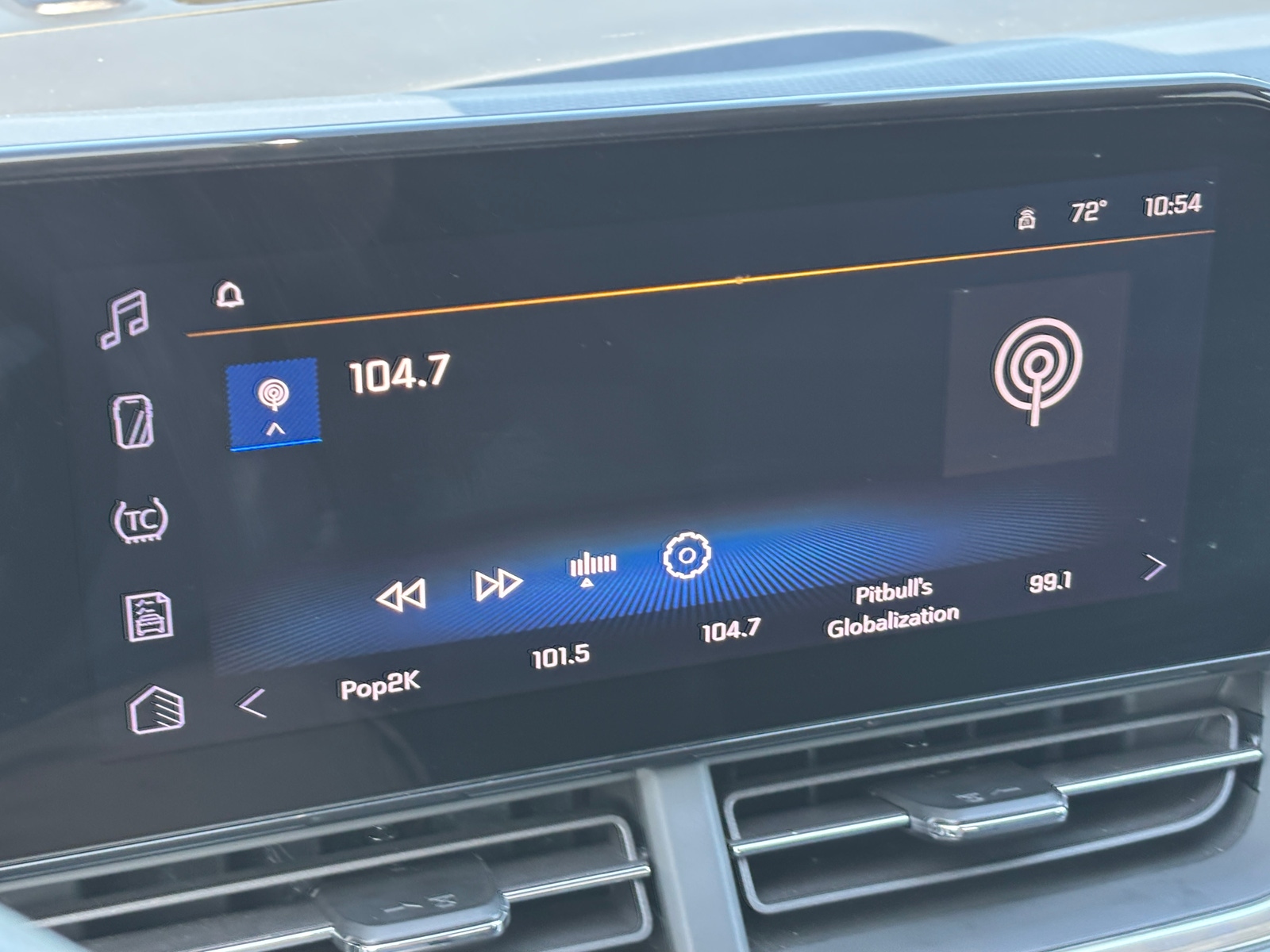 Thumbnail: 2025 Chevrolet Trax - 4