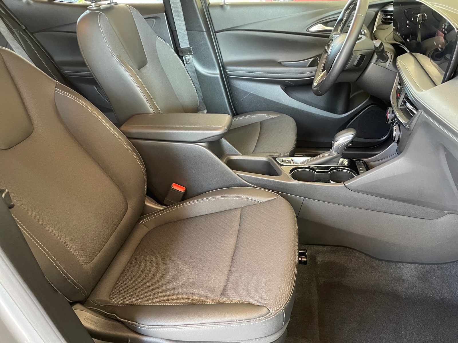 Thumbnail: 2025 Buick Encore GX - 2