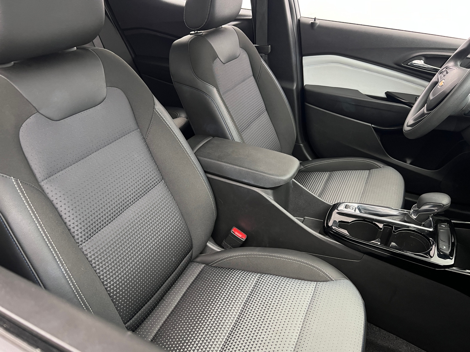 Thumbnail: 2025 Chevrolet Trax - 2