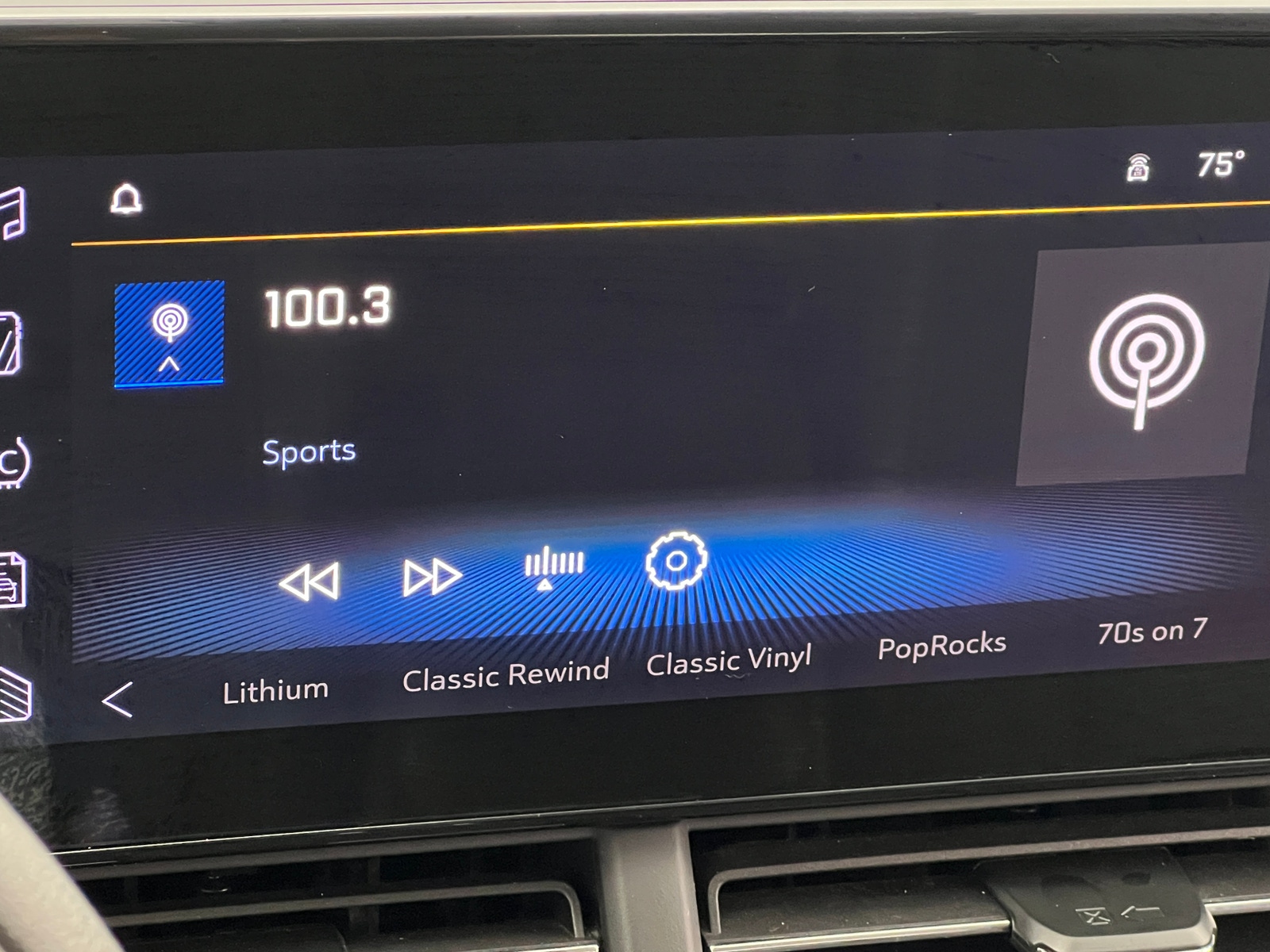 Thumbnail: 2025 Chevrolet Trax - 4