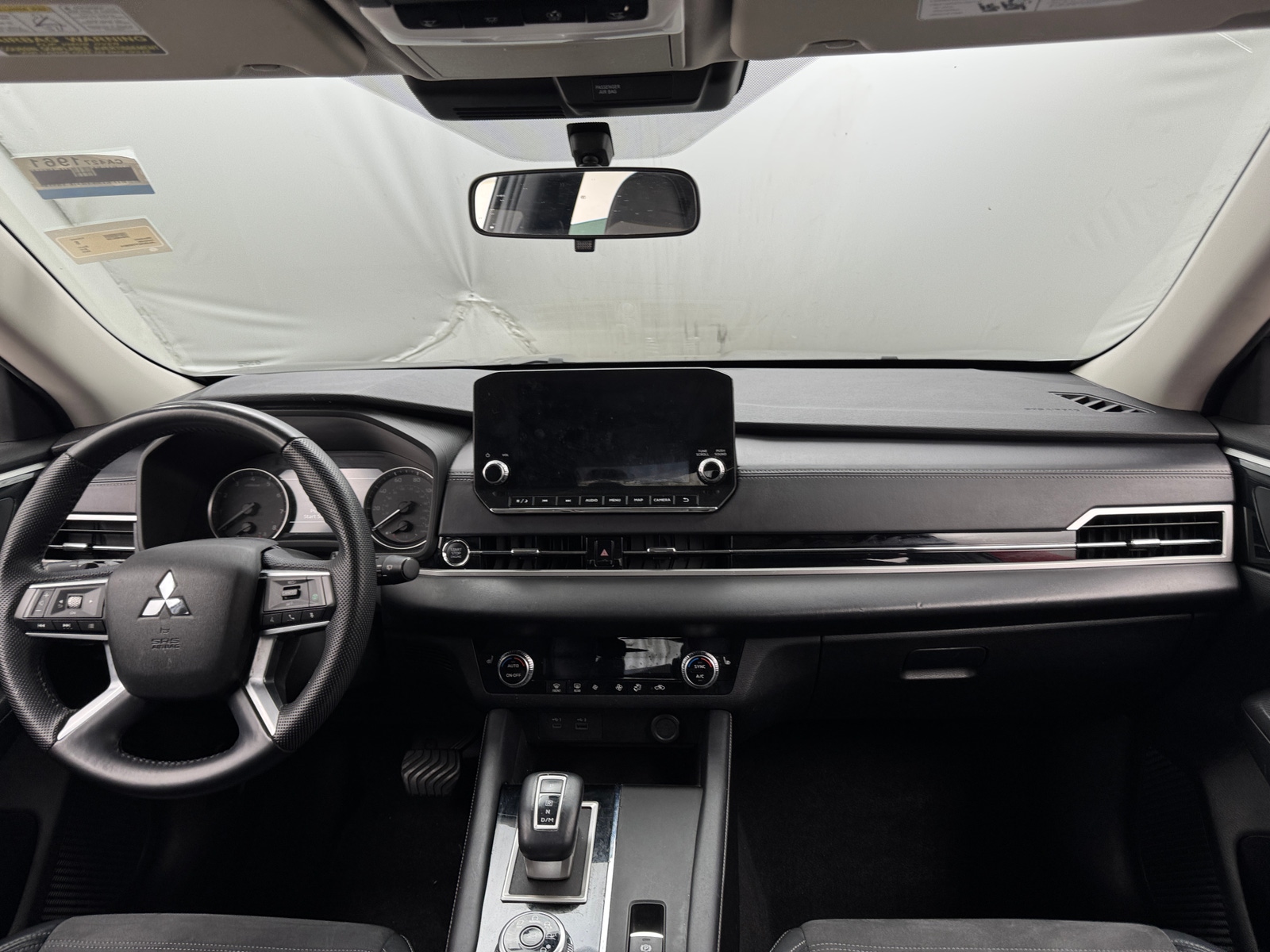 Thumbnail: 2023 Mitsubishi Outlander - 2