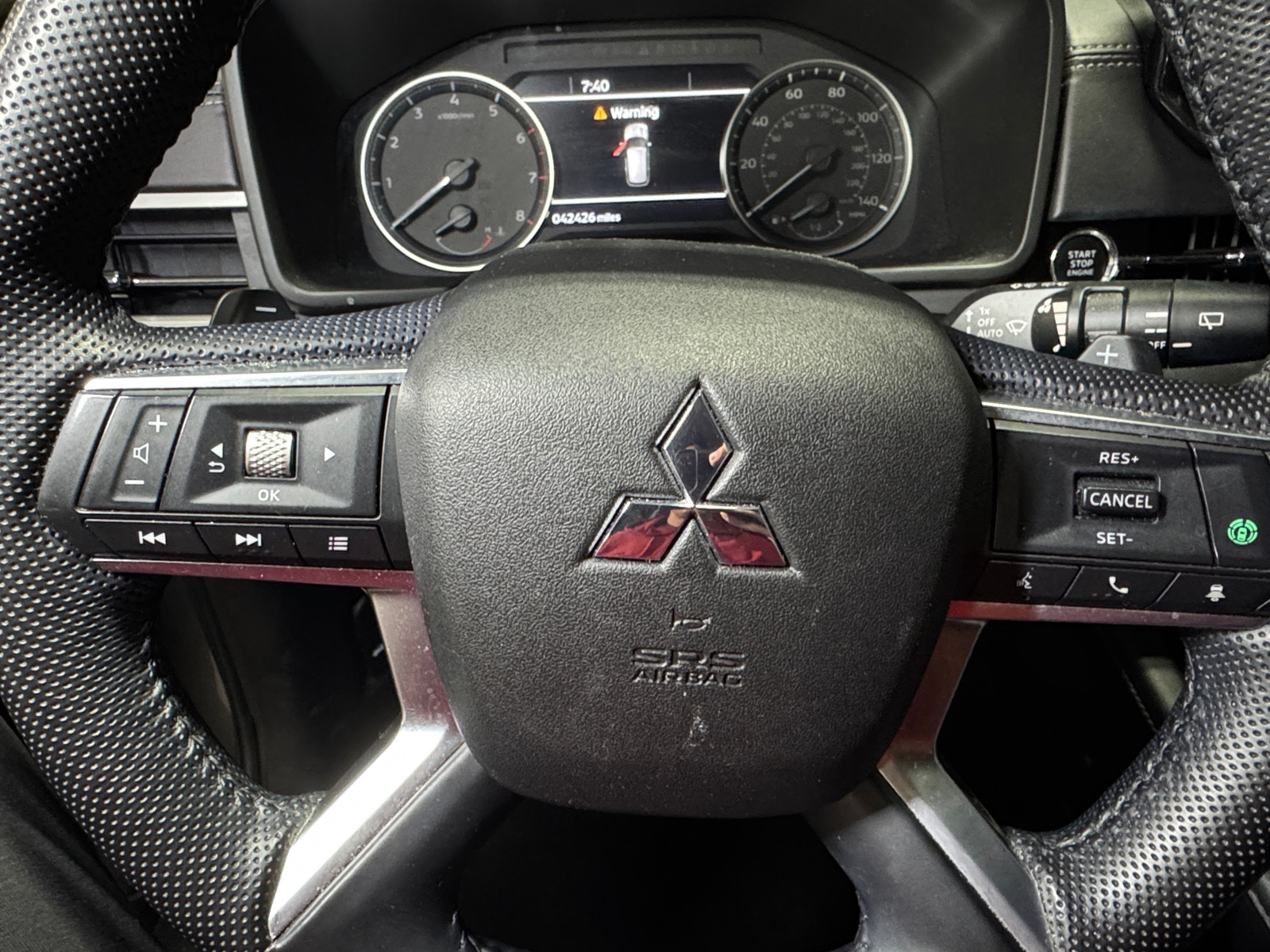 Thumbnail: 2023 Mitsubishi Outlander - 4