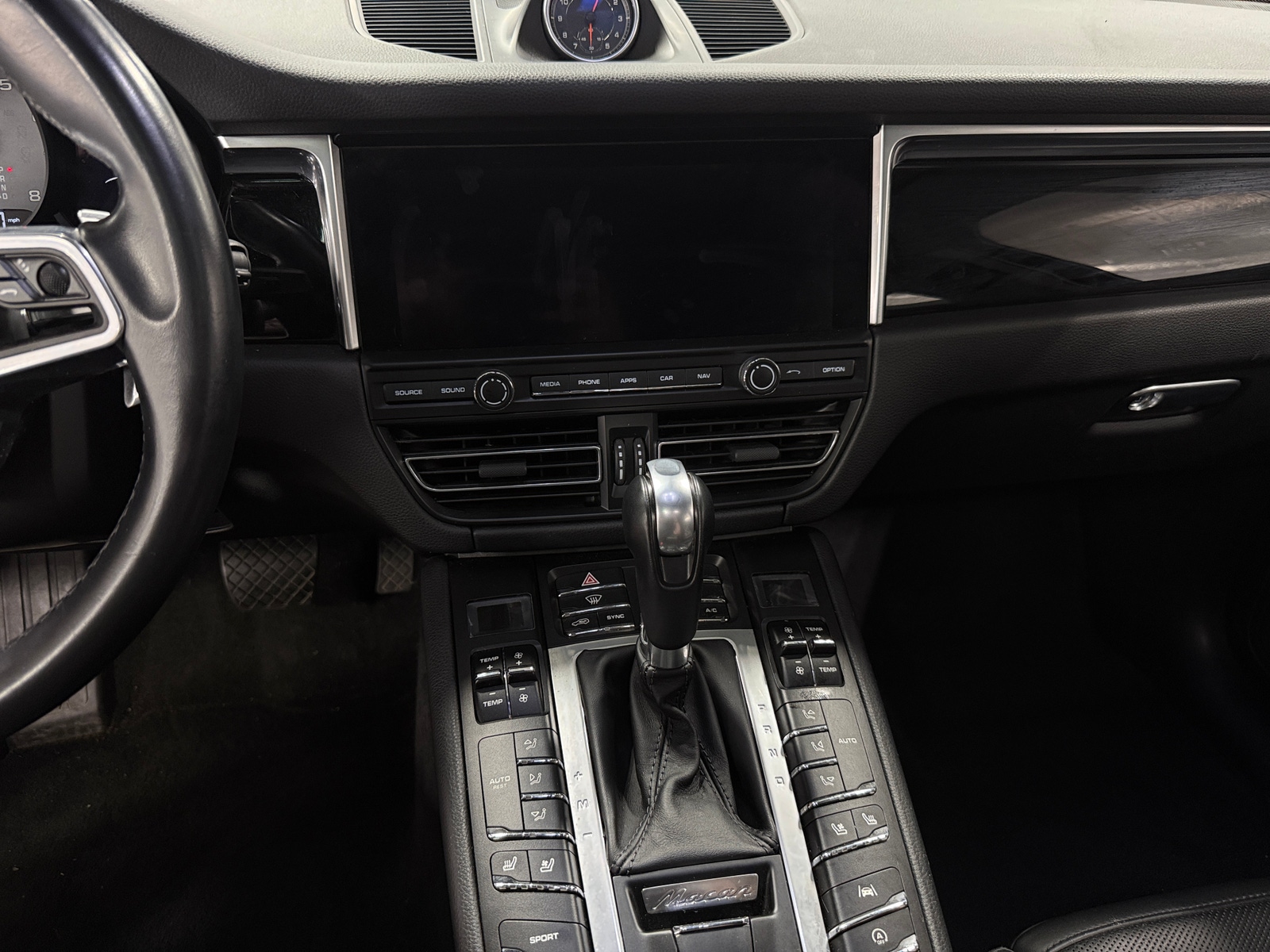 Thumbnail: 2019 Porsche Macan - 3