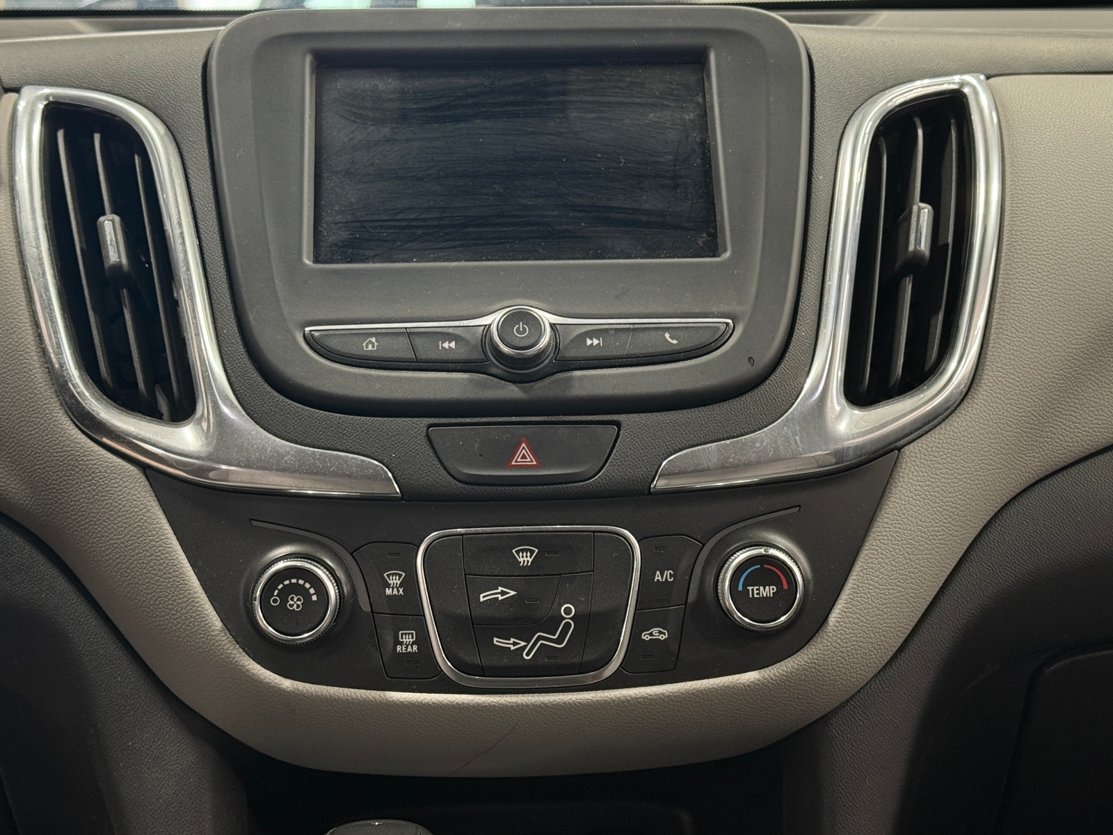 Thumbnail: 2019 Chevrolet Equinox - 4