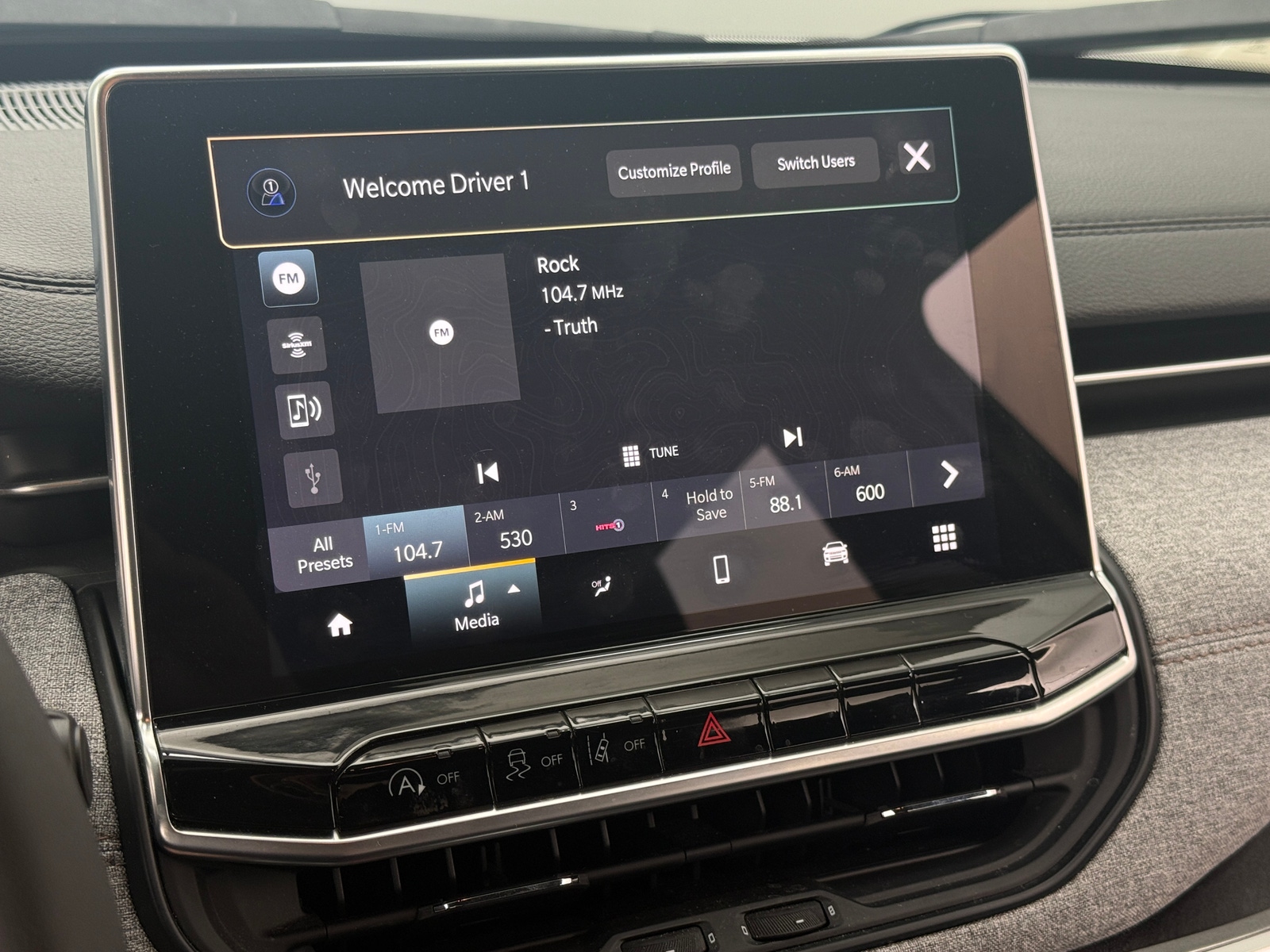 Thumbnail: 2023 Jeep Compass - 3