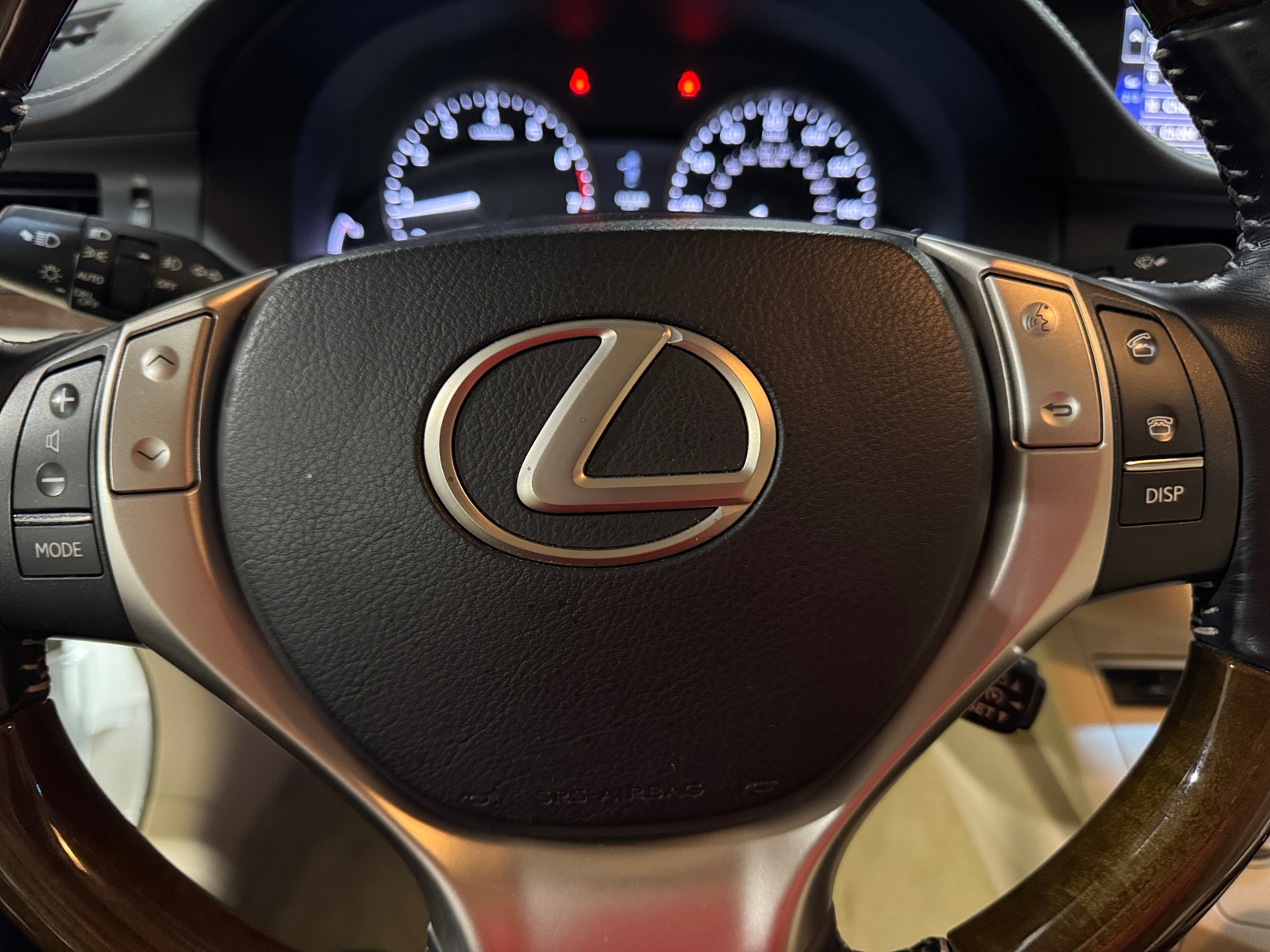 Thumbnail: 2015 Lexus ES - 4
