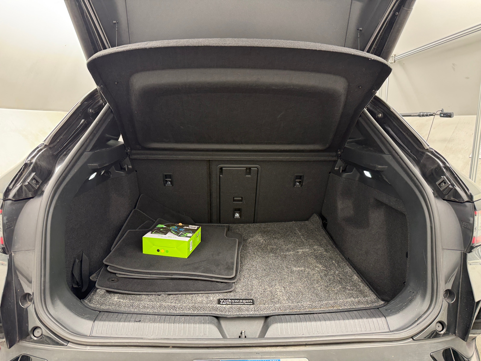 Thumbnail: 2021 Volkswagen ID.4 - 6