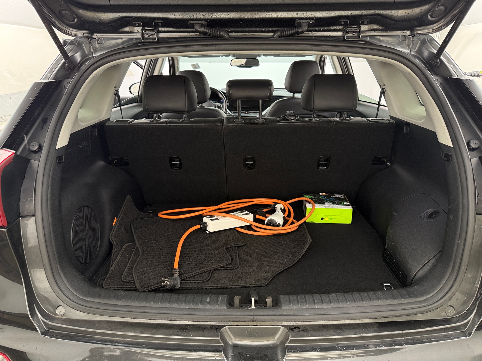 Thumbnail: 2022 Kia Niro - 6