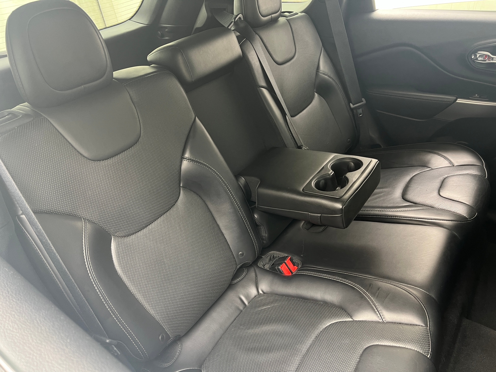 Thumbnail: 2019 Jeep Cherokee - 5