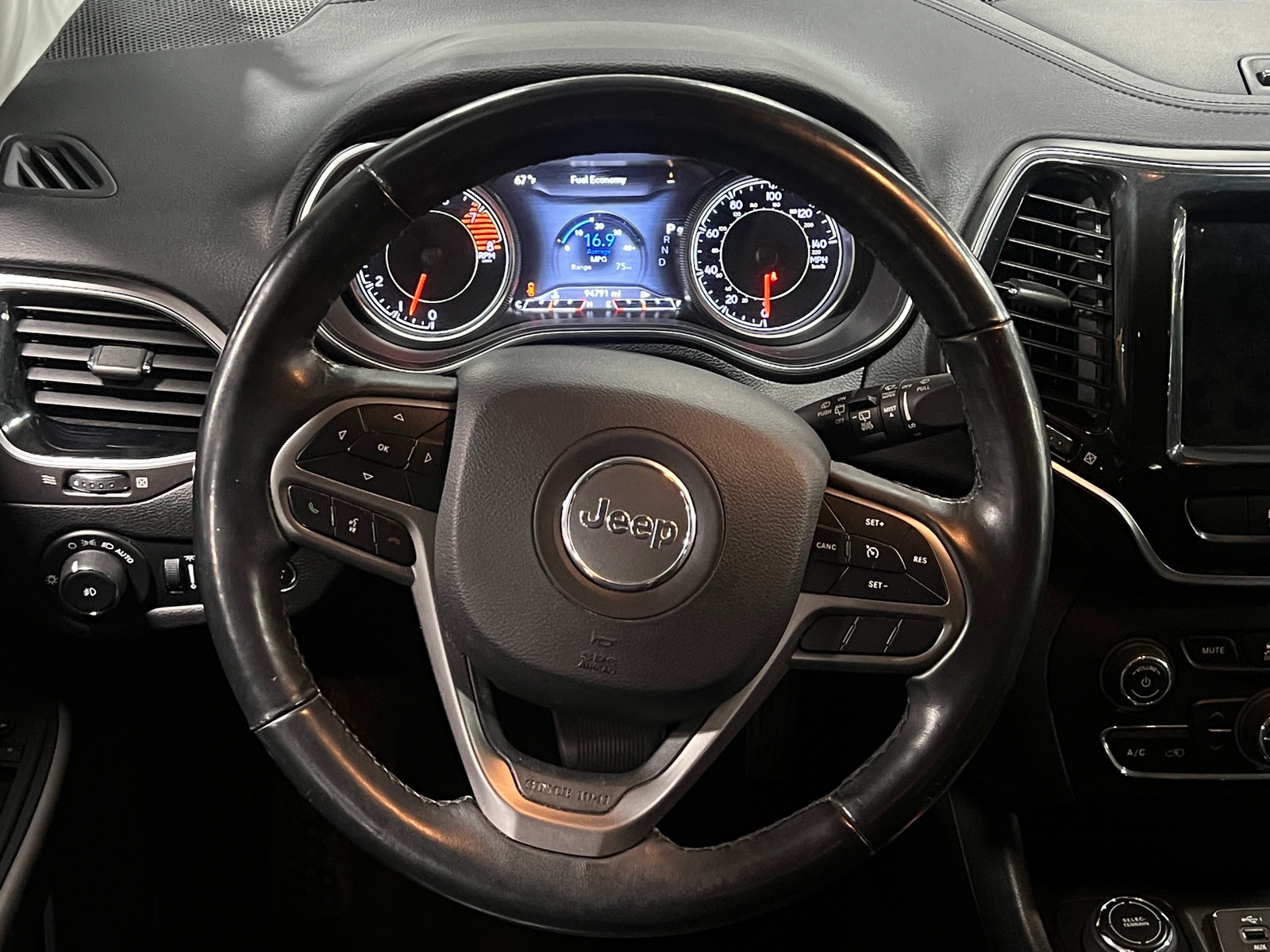 Thumbnail: 2019 Jeep Cherokee - 4