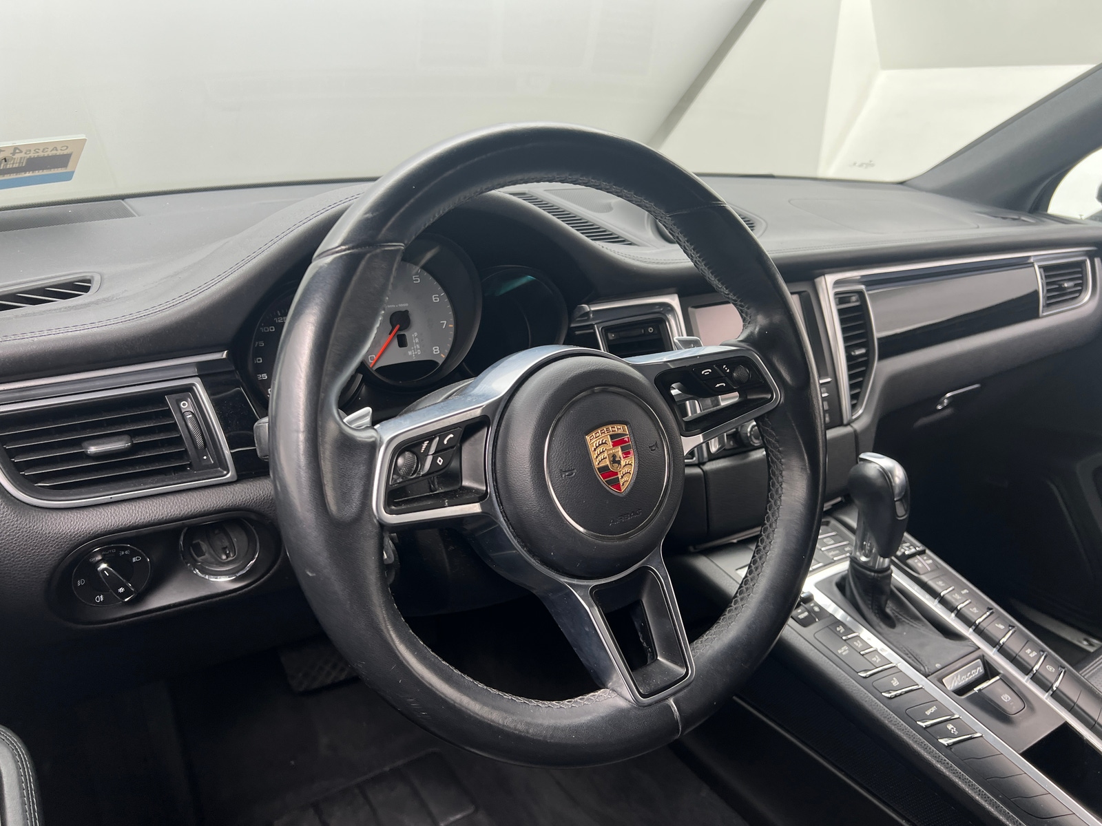 Thumbnail: 2015 Porsche Macan - 4