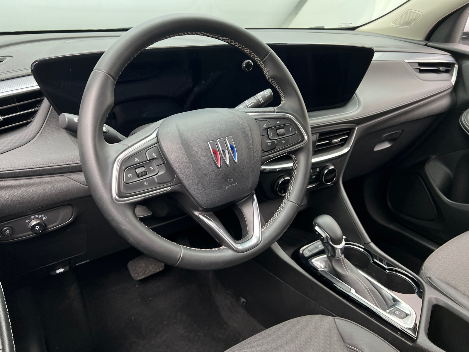 Thumbnail: 2025 Buick Encore GX - 4