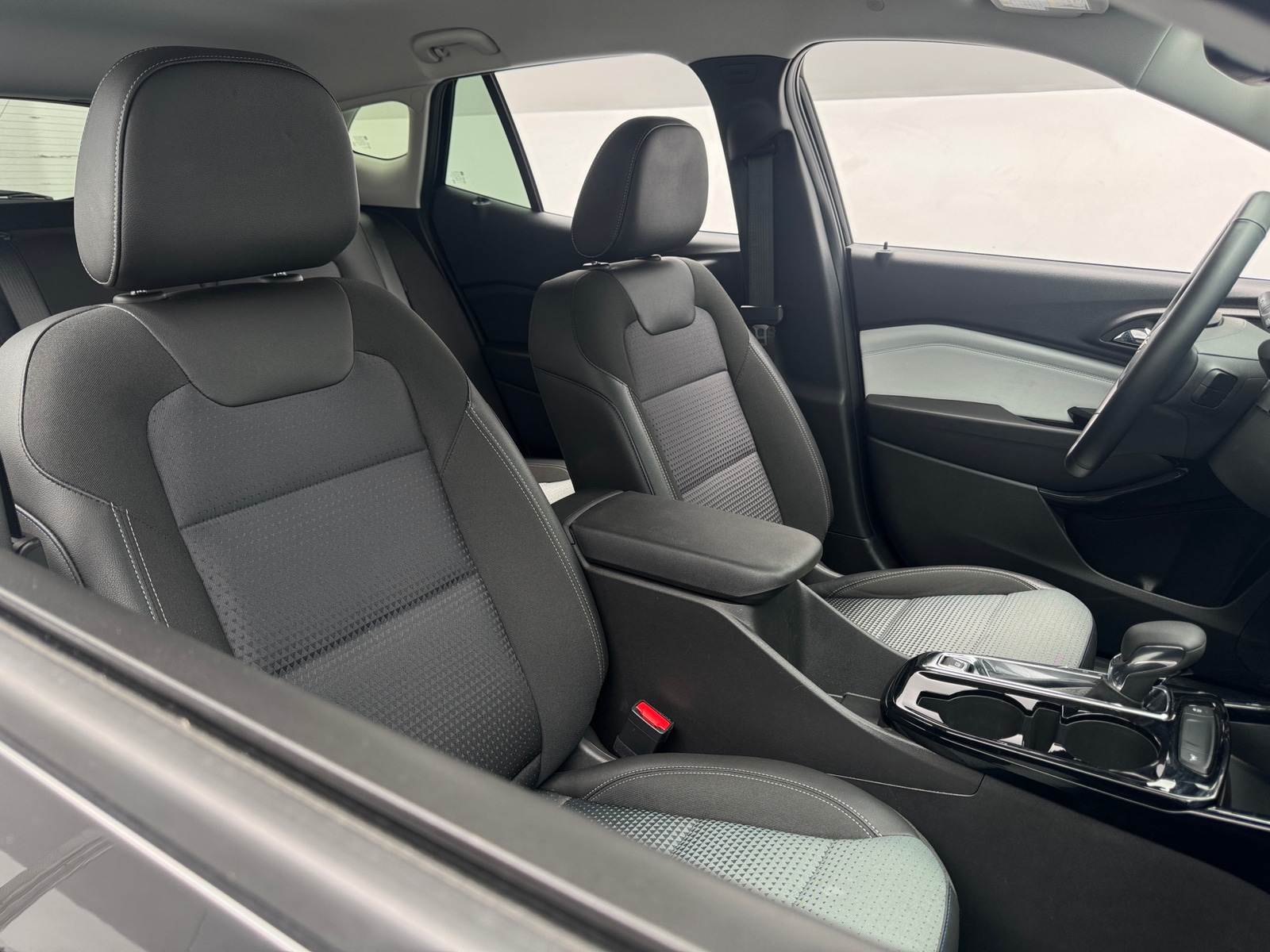 Thumbnail: 2025 Chevrolet Trax - 2