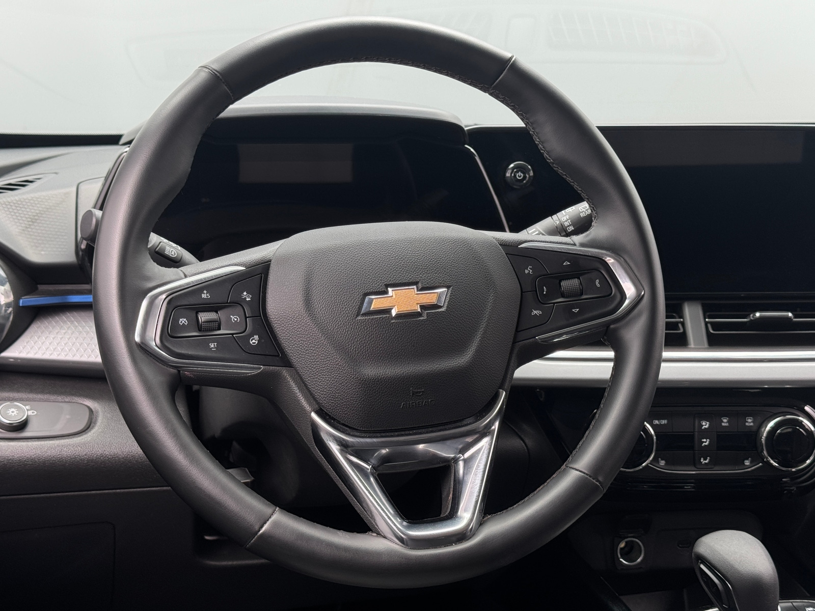 Thumbnail: 2025 Chevrolet Trax - 5