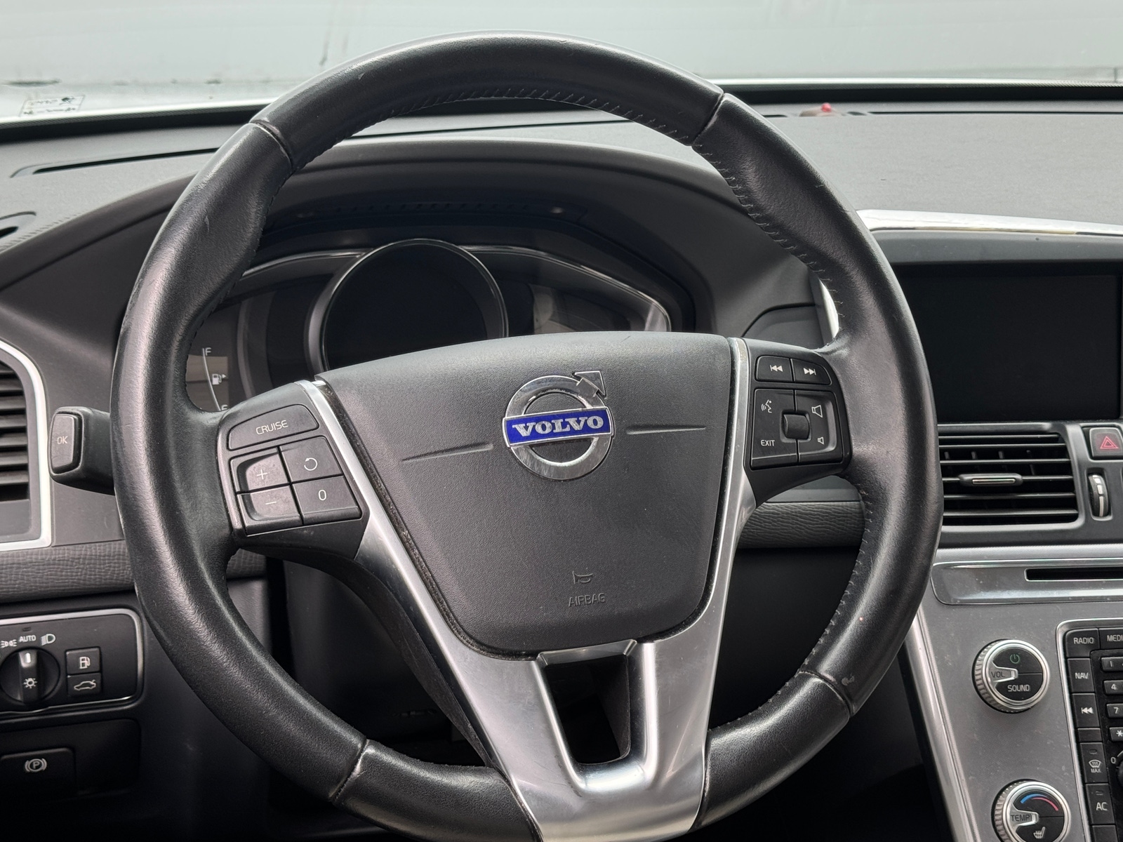 Thumbnail: 2017 Volvo XC60 - 4