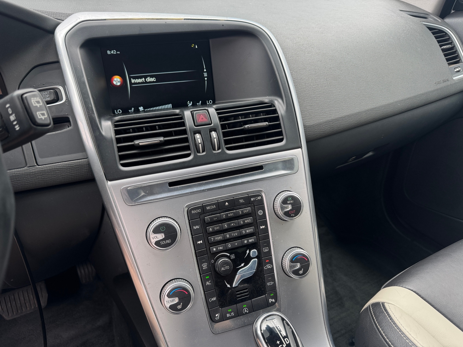 Thumbnail: 2017 Volvo XC60 - 3