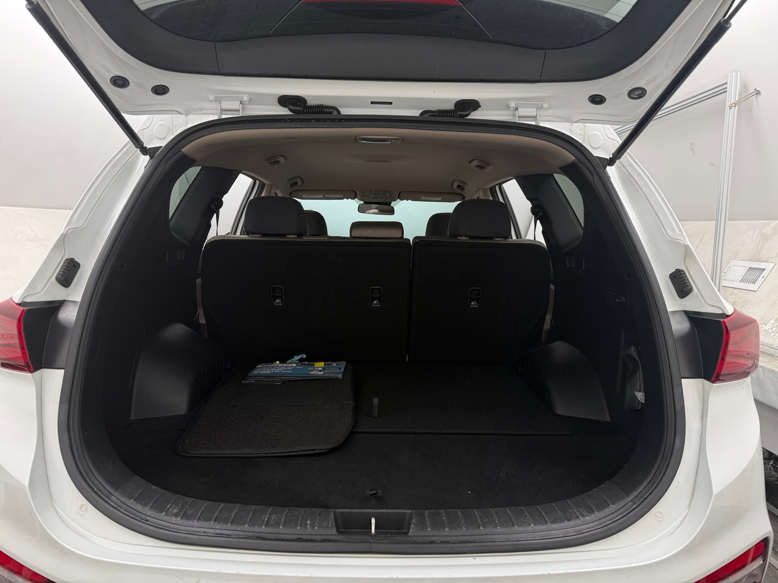 Thumbnail: 2019 Hyundai Santa Fe - 7