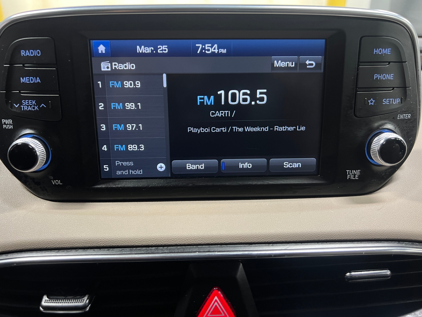 Thumbnail: 2019 Hyundai Santa Fe - 4