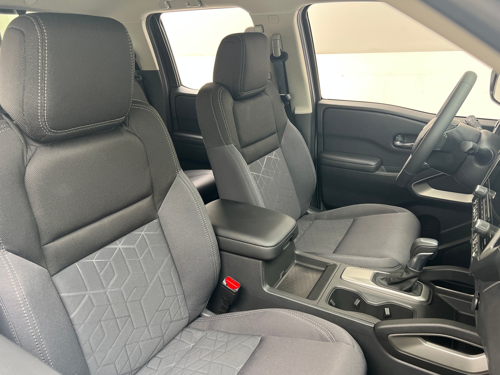 Thumbnail: 2025 Nissan Frontier - 2