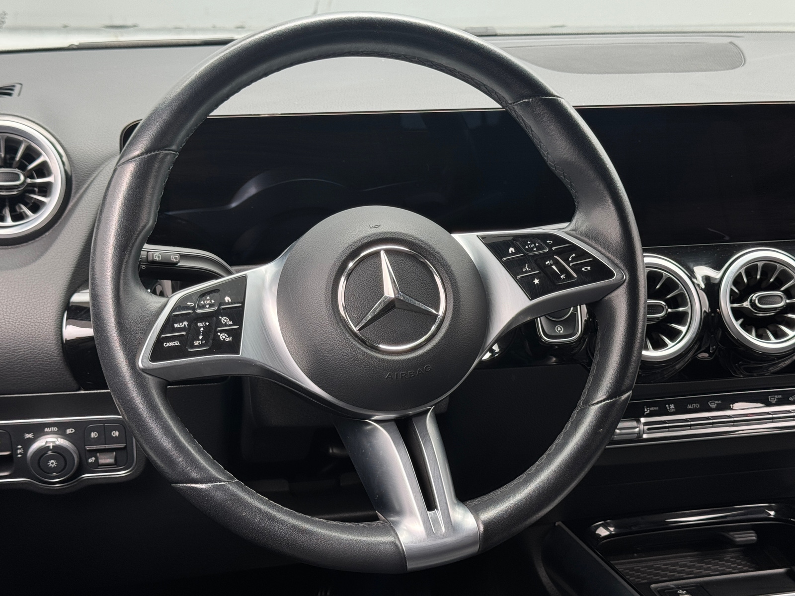 Thumbnail: 2025 Mercedes-Benz GLA - 4