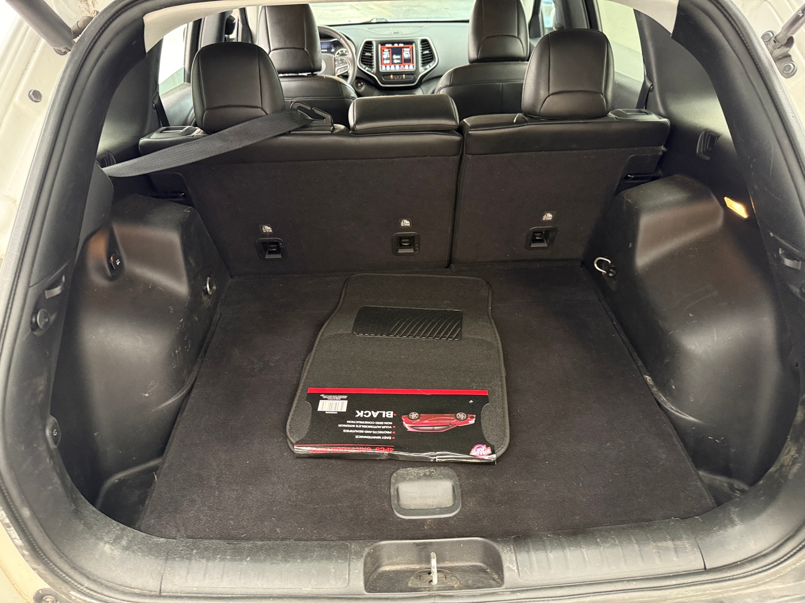 Thumbnail: 2021 Jeep Cherokee - 6