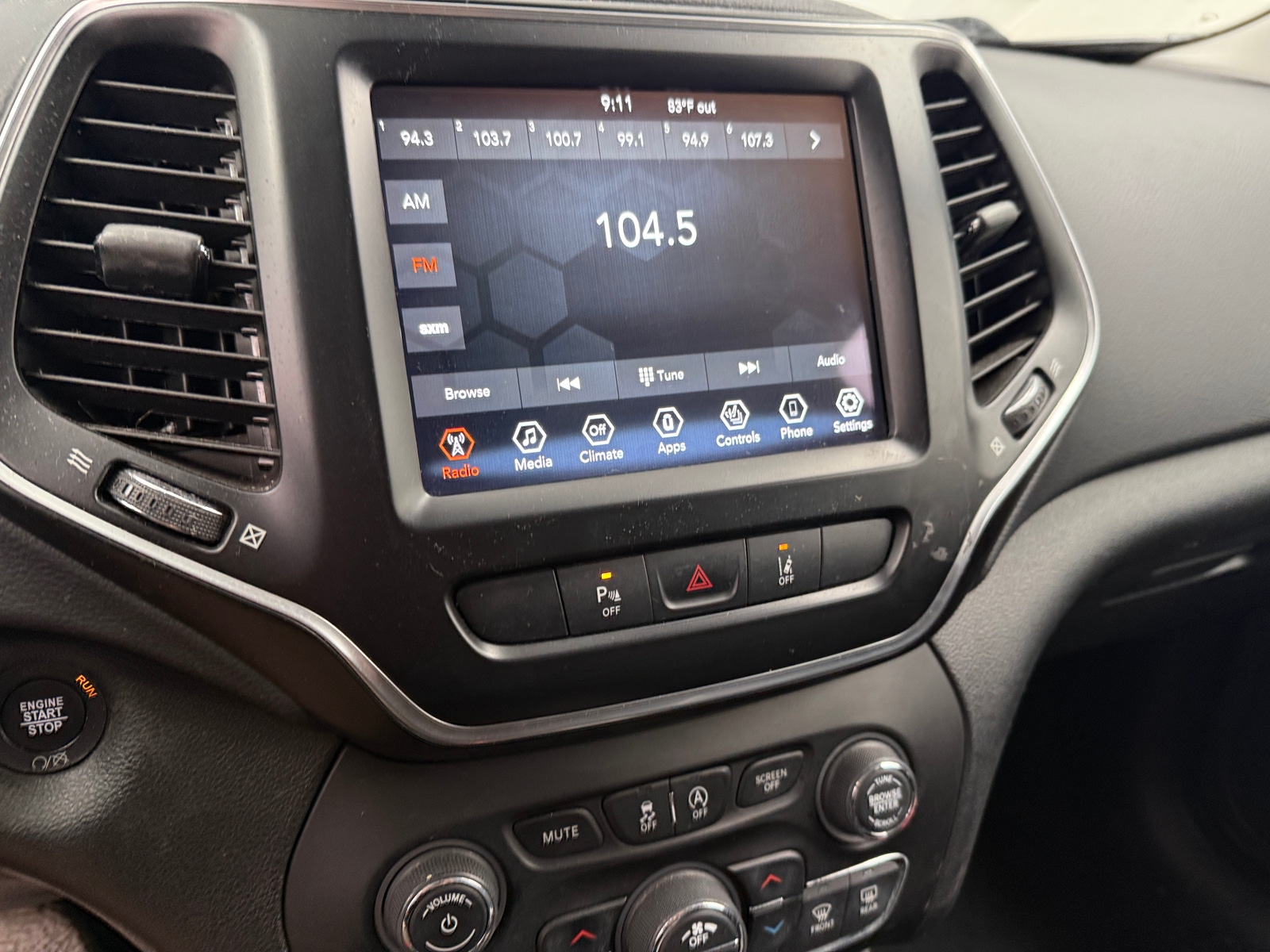 Thumbnail: 2021 Jeep Cherokee - 3