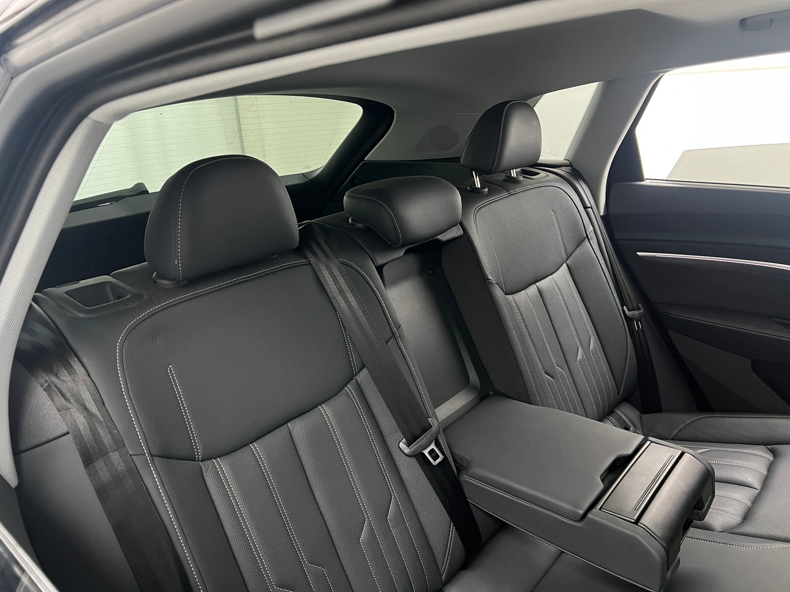 Thumbnail: 2021 Audi e-tron - 5