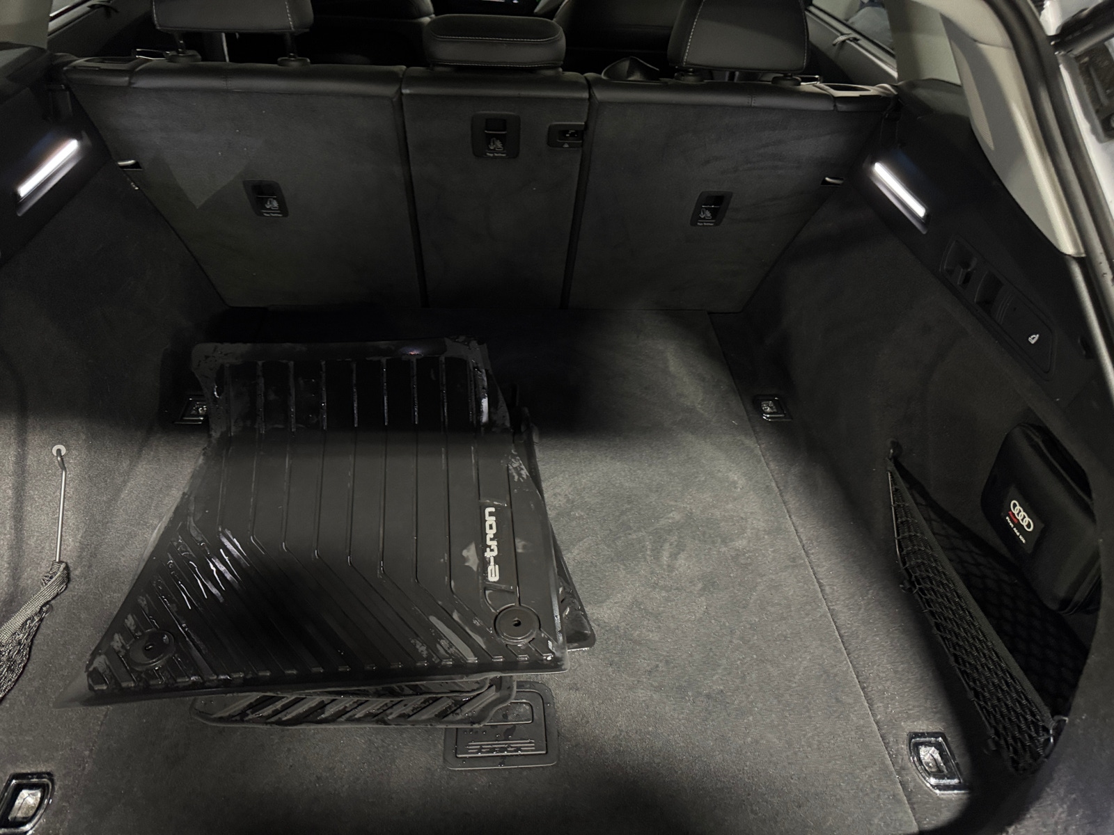 Thumbnail: 2021 Audi e-tron - 6