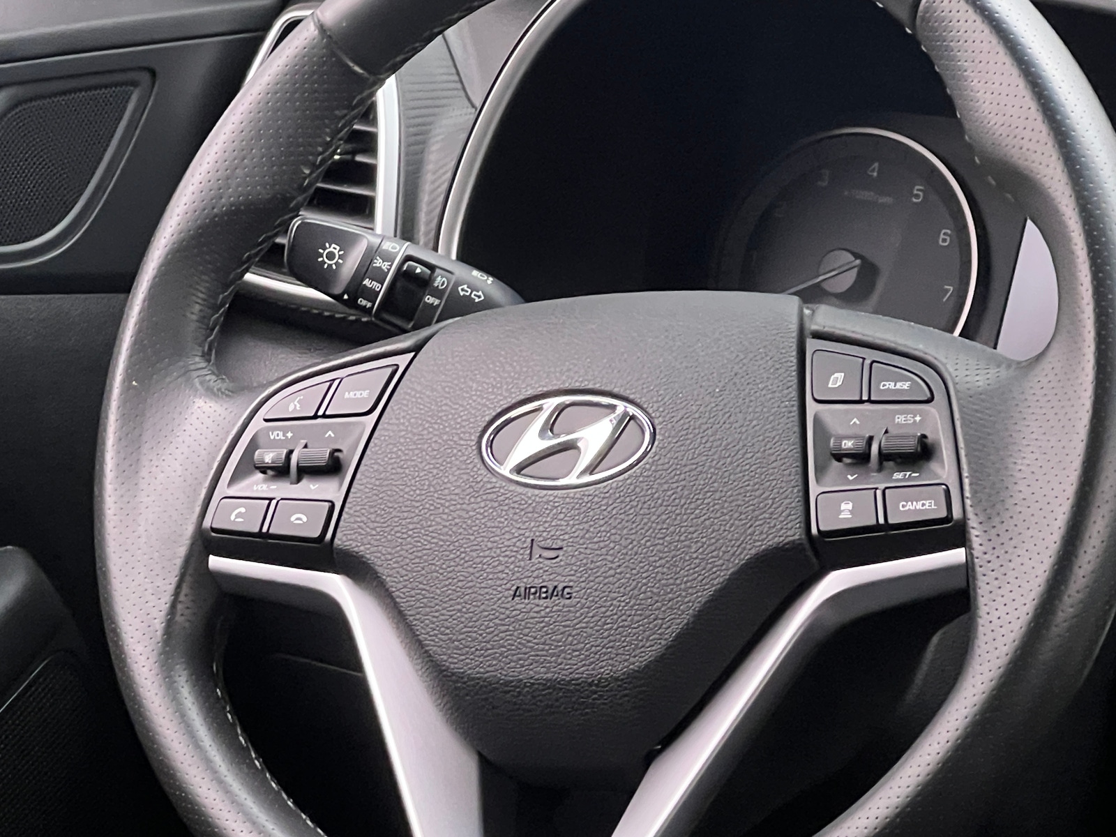 Thumbnail: 2019 Hyundai Tucson - 5
