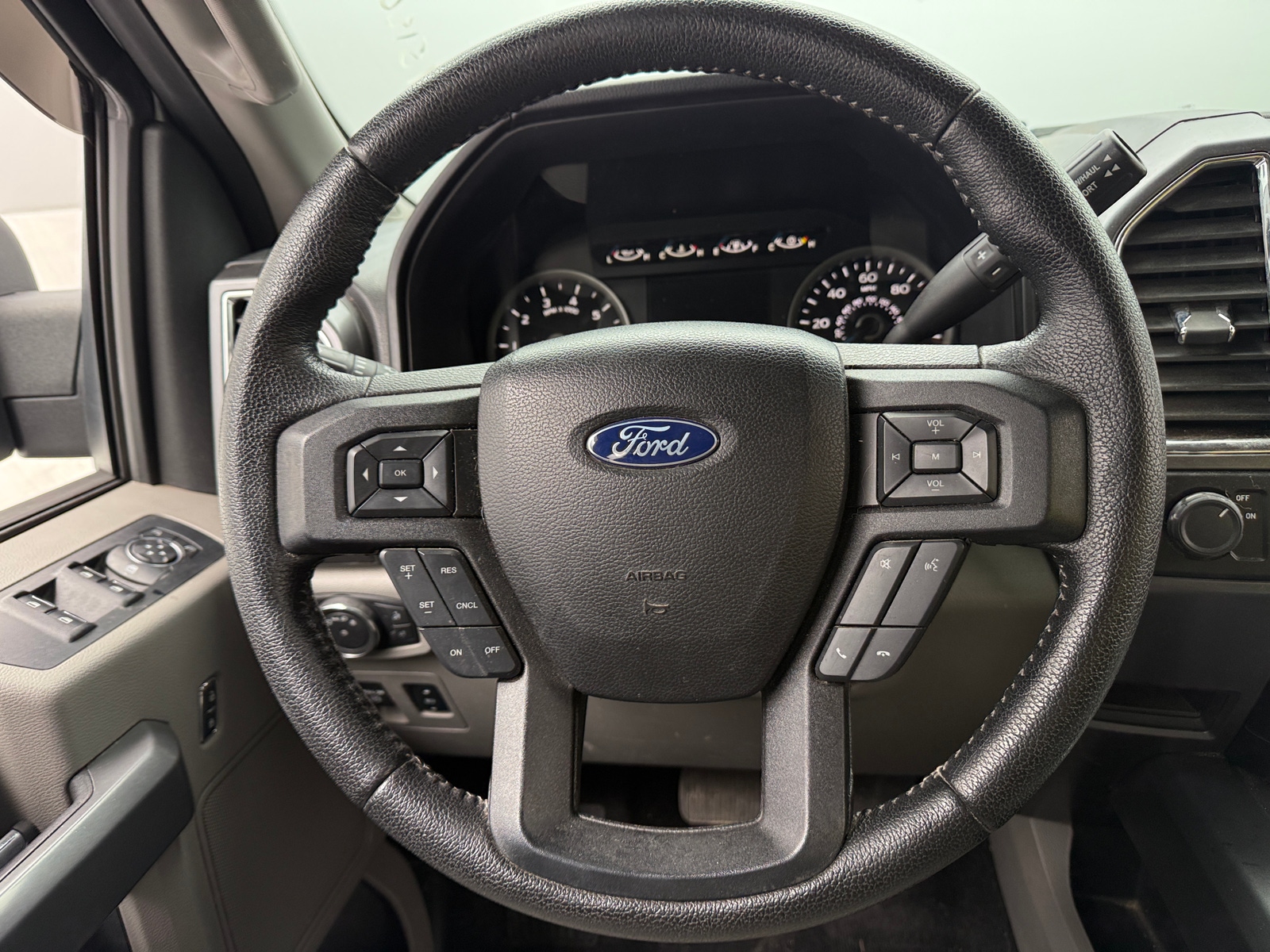 Thumbnail: 2016 Ford Econoline - 5