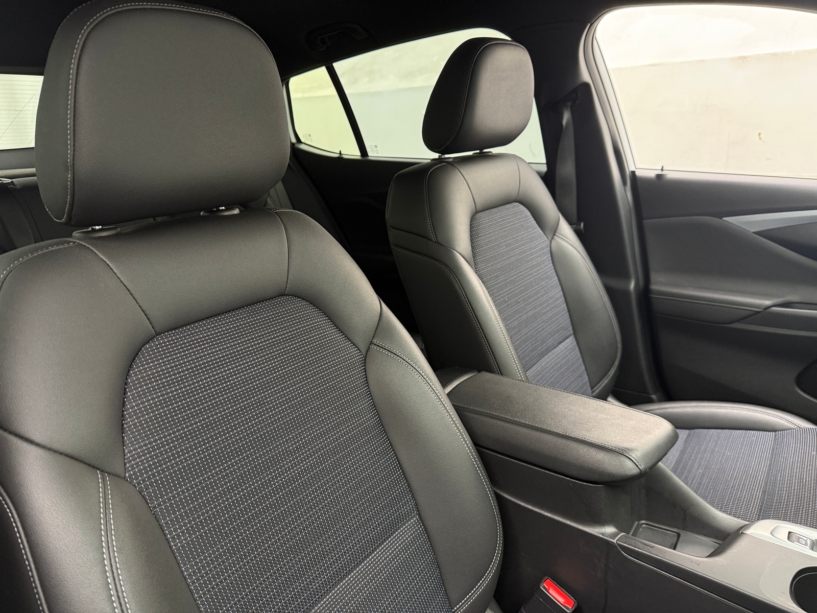 Thumbnail: 2025 Buick Envista - 2